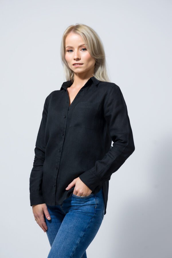 Koszula lniana damska czarna na modelce przód